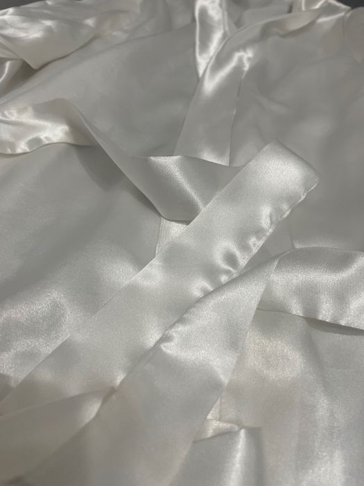 Бял сатенен комплект от три части