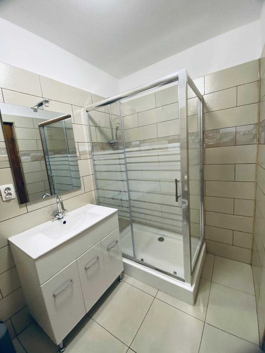 Ofer spre închiriere un apartament luminos și modern, situat în complexul rezidențial Mon Jardin Residence, strada Soporului, nr. 29 .