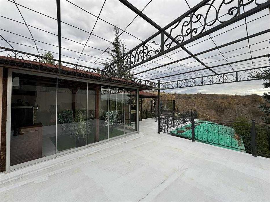 Дава се под наем Къща в Габрово, Център - 220 кв.м за 765 € - Снимка #6