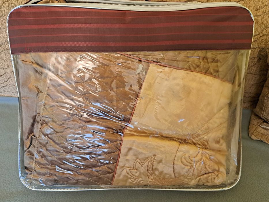 Set 2 fete perna si cuvertura satin brodat pat dublu