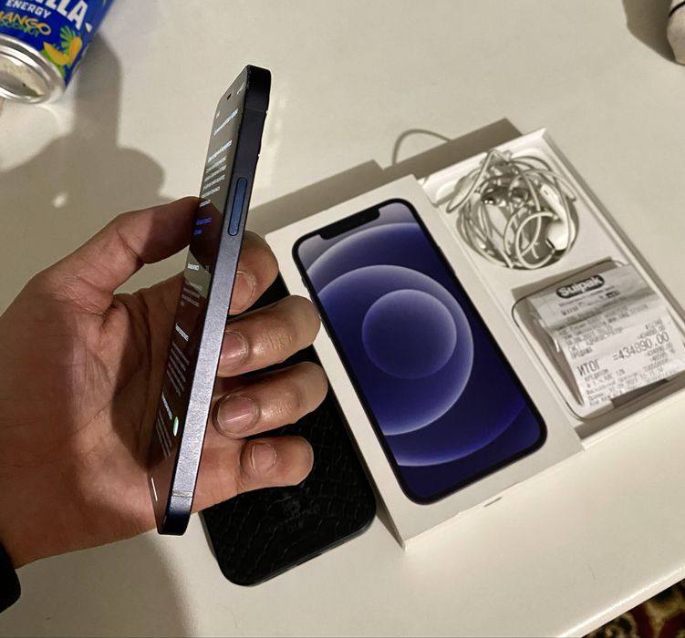 Айфон 12 продам