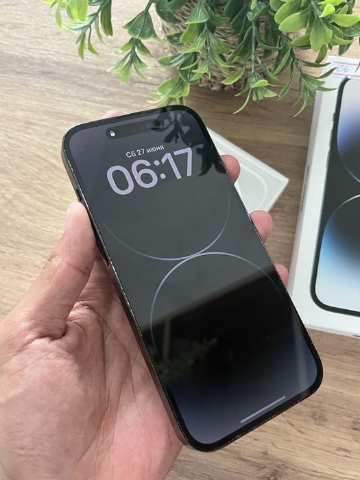 Телефон iPhone 14 Pro