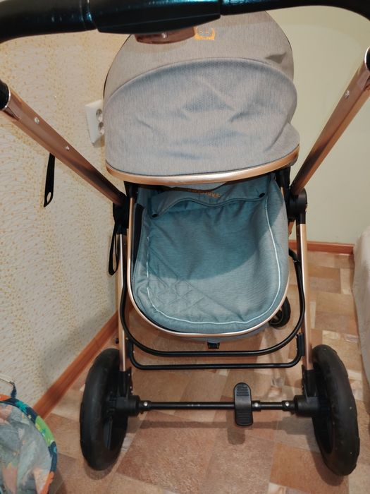 Продам коляску 3 в 1