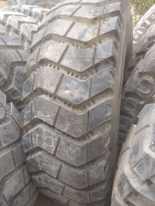 Продам шины погрузчика и для кран 100тонн 50тонн