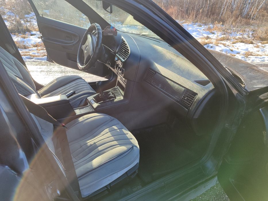 Продам bmw E36 седан