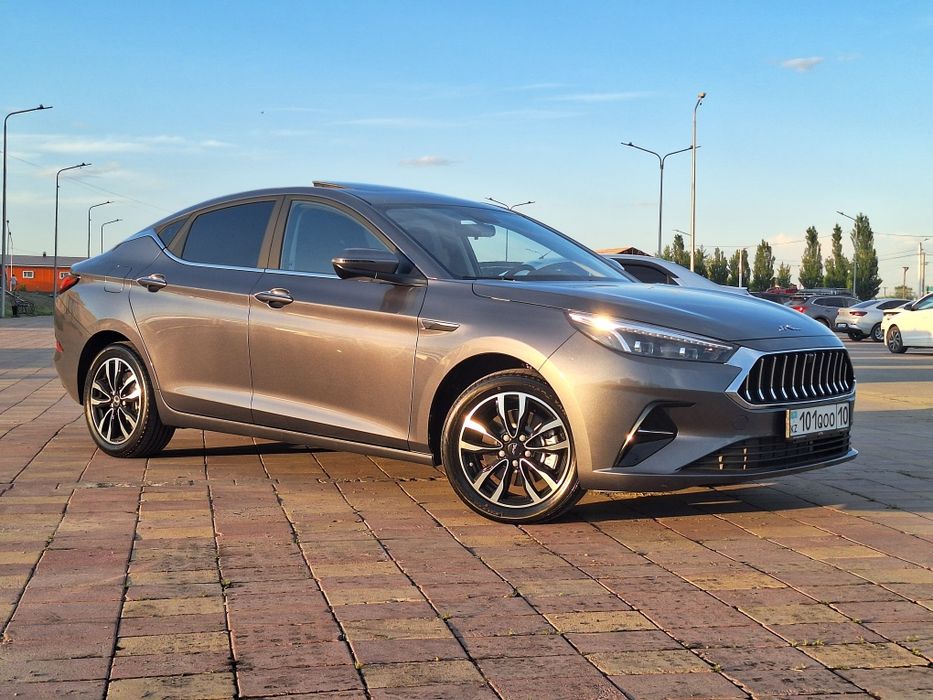 JAC J7 новый автомобиль