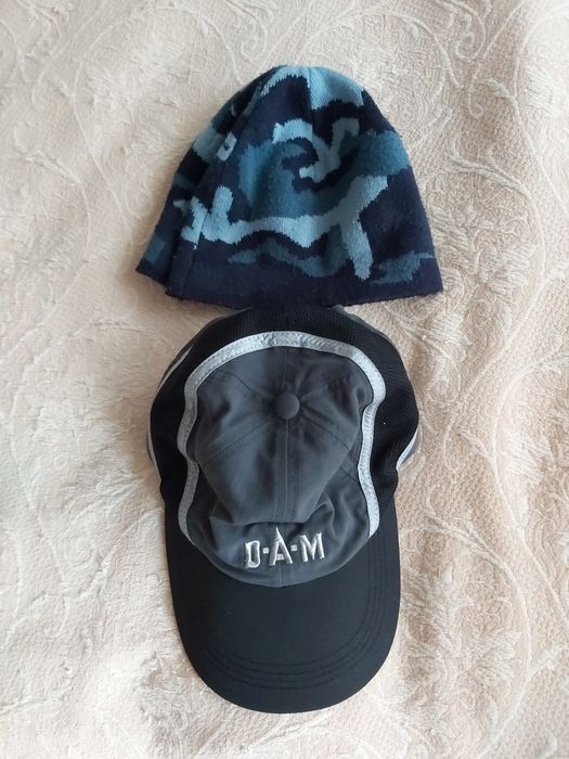 D A M, рибарска шапка с козирка+подарък камуфлаж фес.