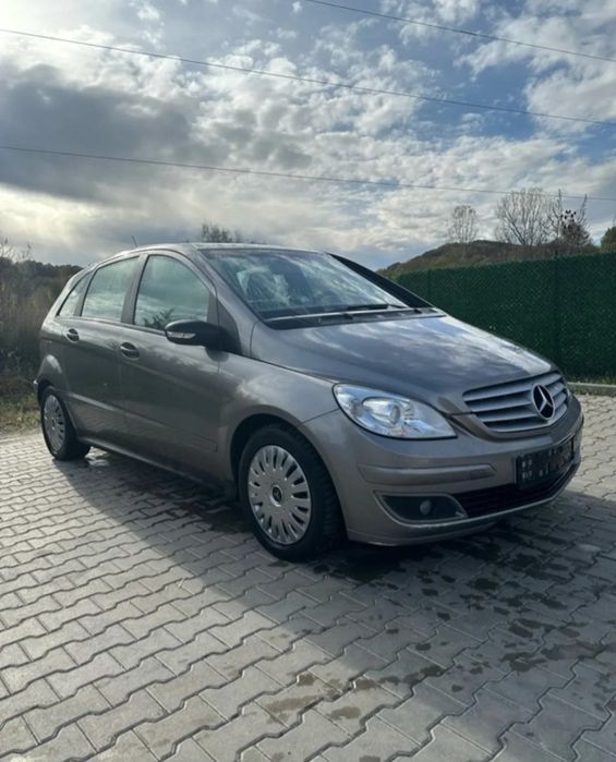 Vând Mercedes B class