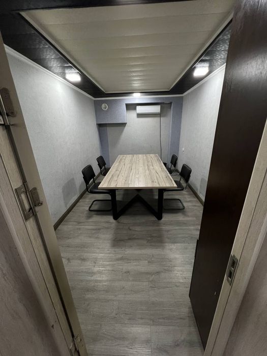 Аренда! Под офис 15м2. С мебелью. Ор-р Метро Новза. Вдоль дороги!