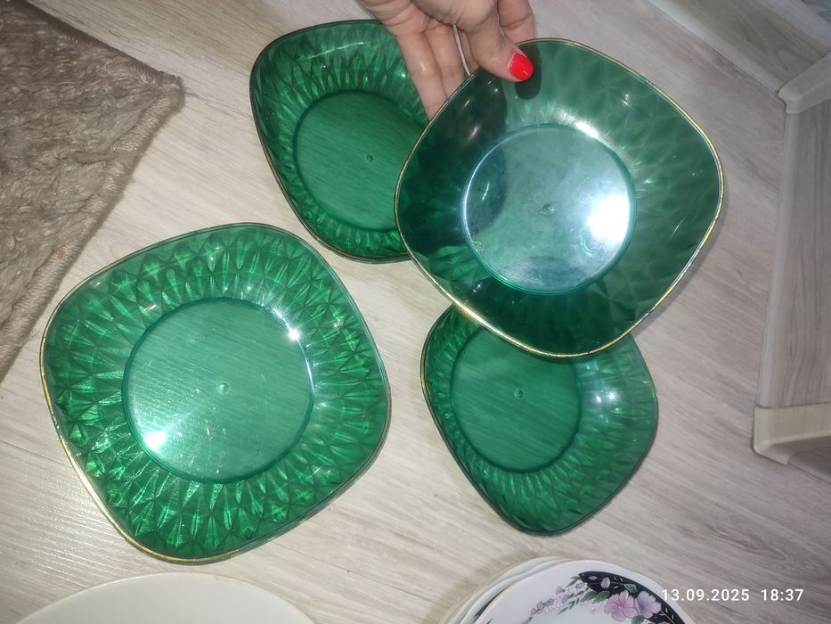 Разная посуда и салатницы