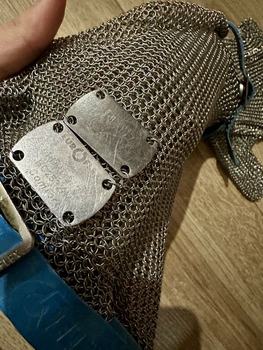 Метална ръкавица