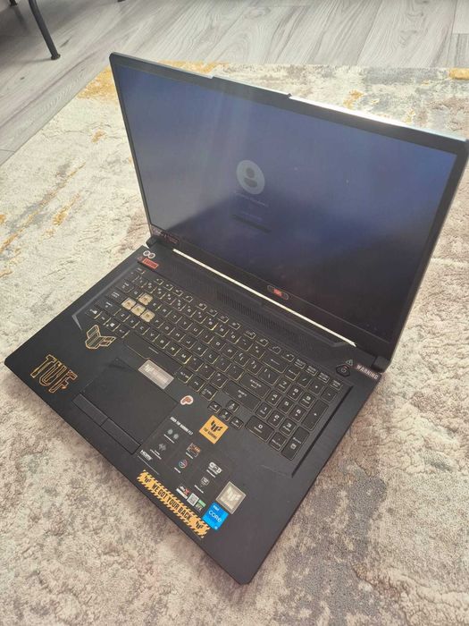 Laptop Asus TUF F17 în stare foarte bună