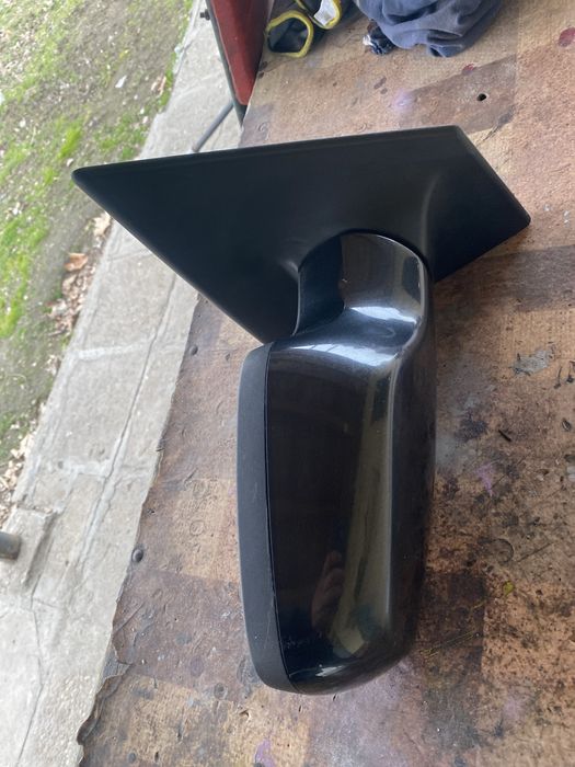 Огледало дясно за рено клио 3