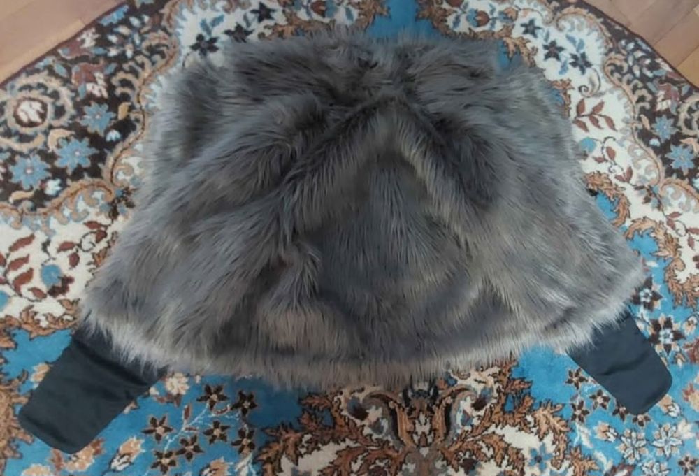 Blănță ,mărime S.Stare foarte bună.