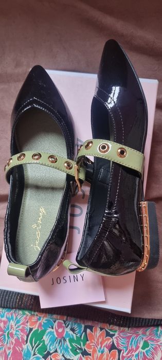 Продам новые туфли Josiny