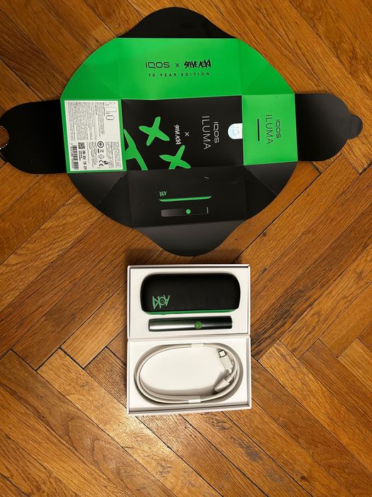 IQOS Iluma Steve Aoki (10yr edition) - stare excelentă