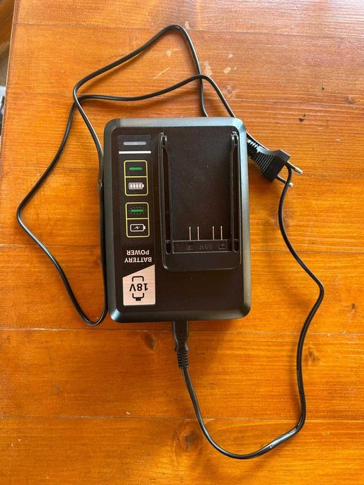 Încărcător Karcher 18V impecabil