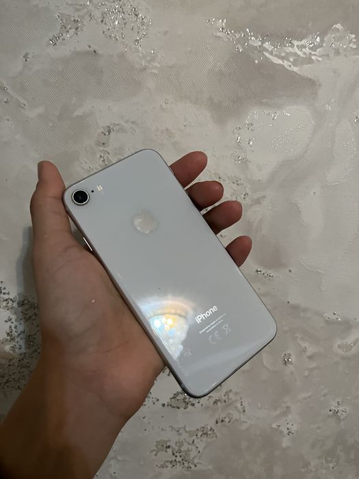 IPhone 8, белый цвет
