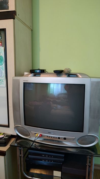 Телевизор Самсунг 21" ,работещ безупречно в момента.