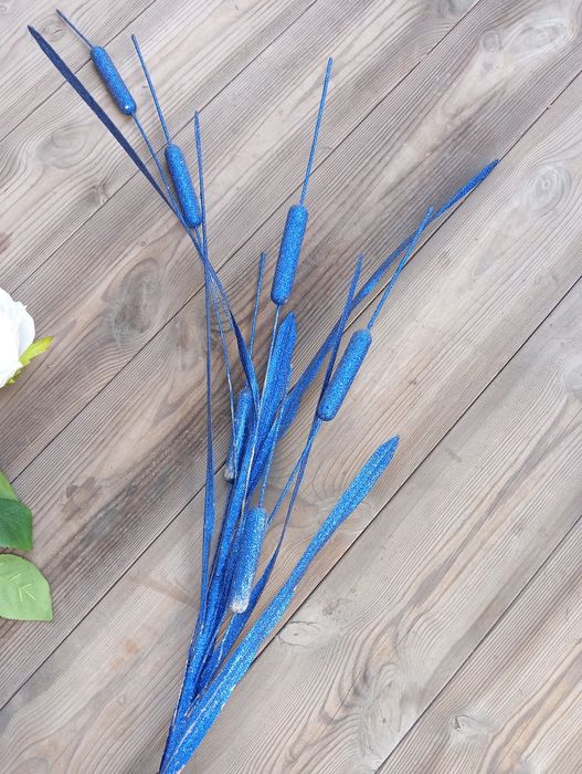 Искусственные цветы для оформления