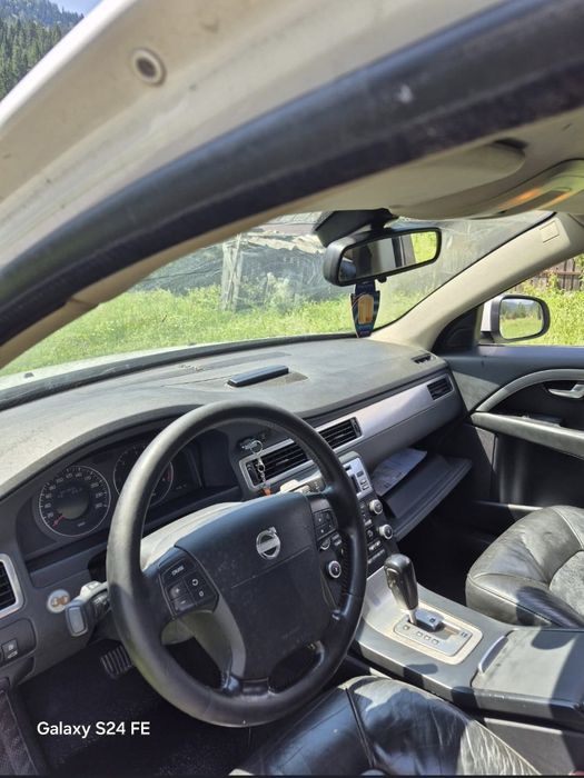 Dezmembrez Volvo V70