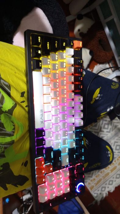 Продам клавиатуру