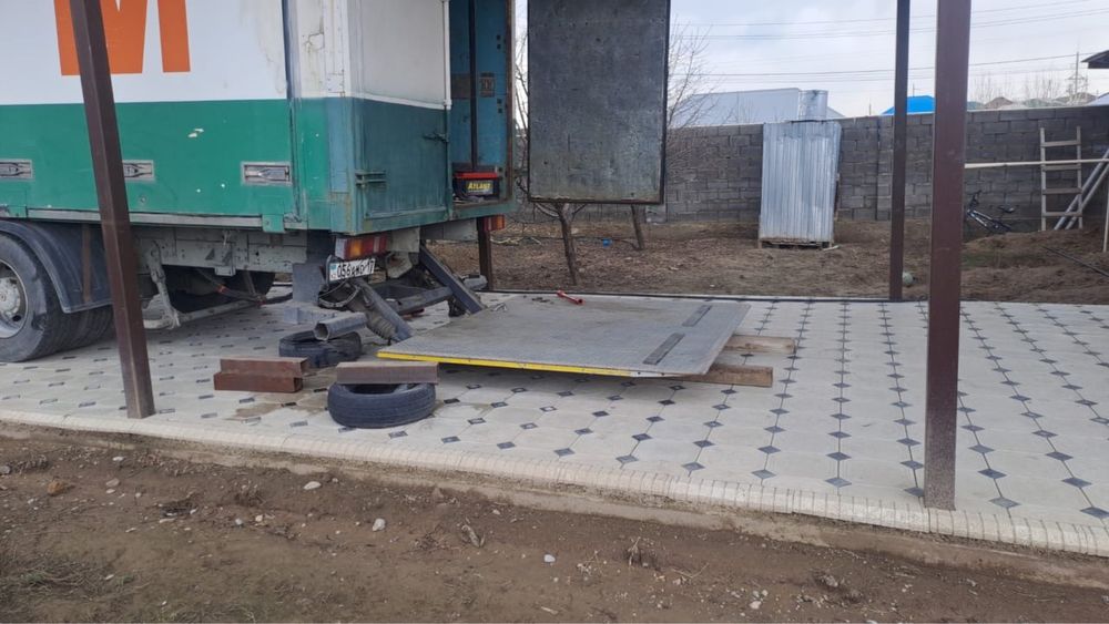 Термобутка с  лопатой срочно продам