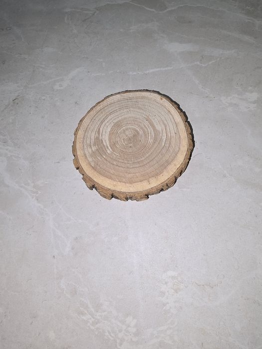 Decorațiune din lemn pictata