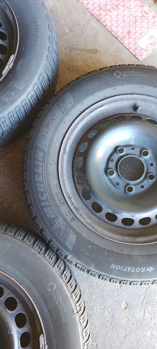 Джанти метални BMW r15. 5 х 120, Зимни гуми 195 65 15 Michelin dot2821