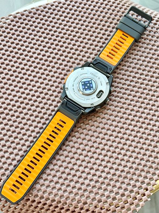 Garmin Fenix 8 AMOLED 51mm Titanium – Идеално състояние