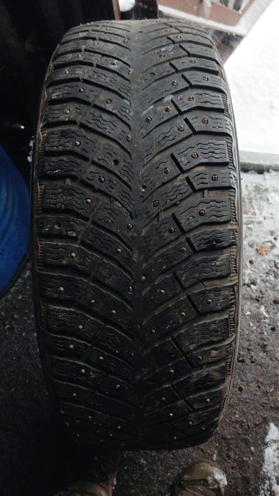 Продам Зимние шины R17