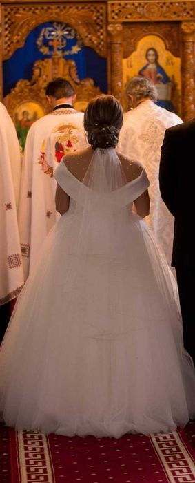 Vand rochie de mlreasa