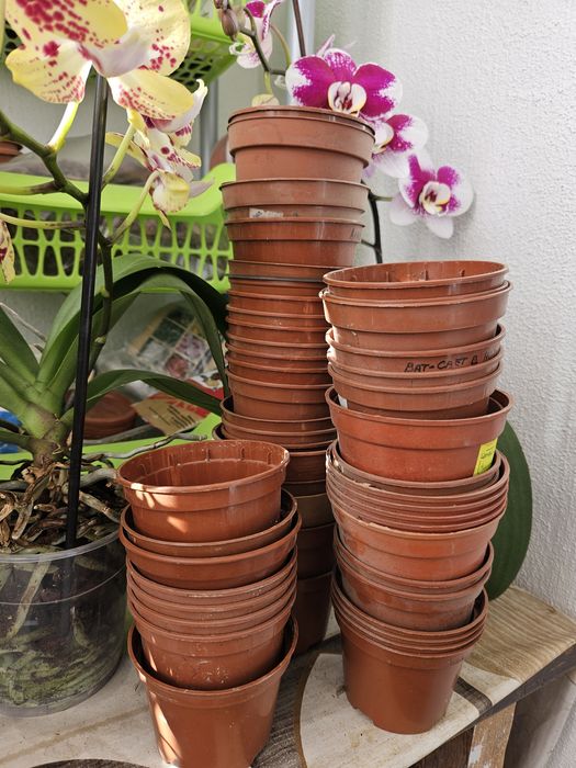 Продам горшки для цветов