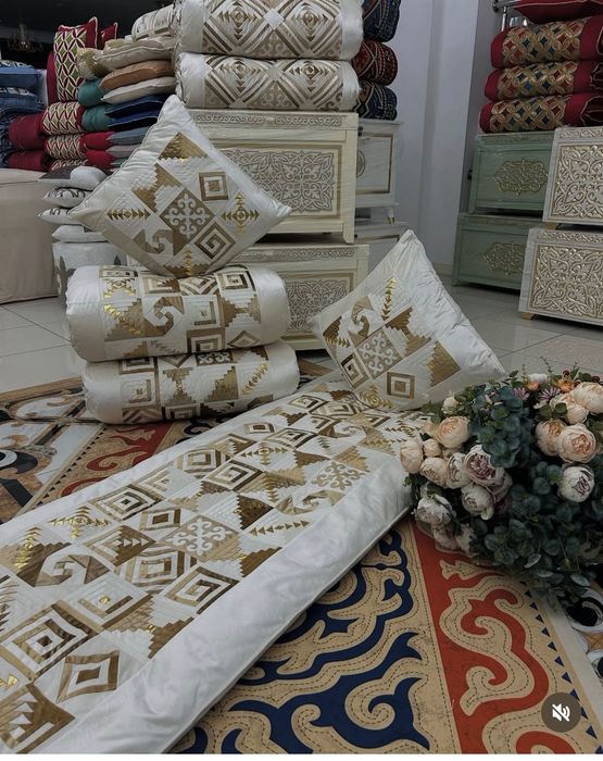 Продам комплект корпе с подушками
