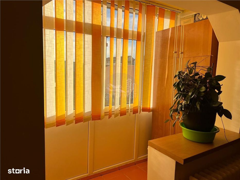 Apartament decomandat 3 camere etaj intermediar Vasile Aaron