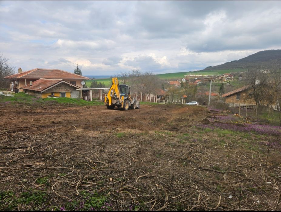 Продавам парцел с.Староселец обл.Варна общ.Провйдия
