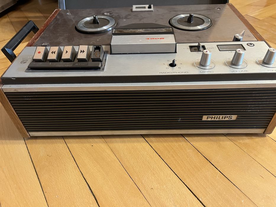 Магнетофон Philips  4308 и Qualiton