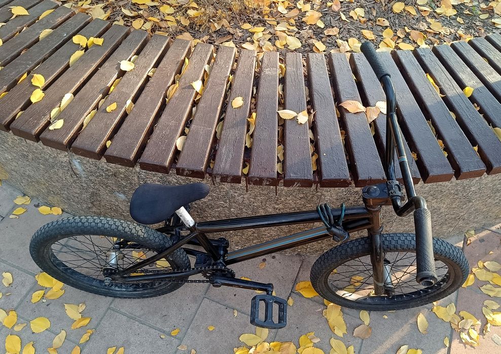 Велосипед BMX Giant Method 02, покрышки от Kenda