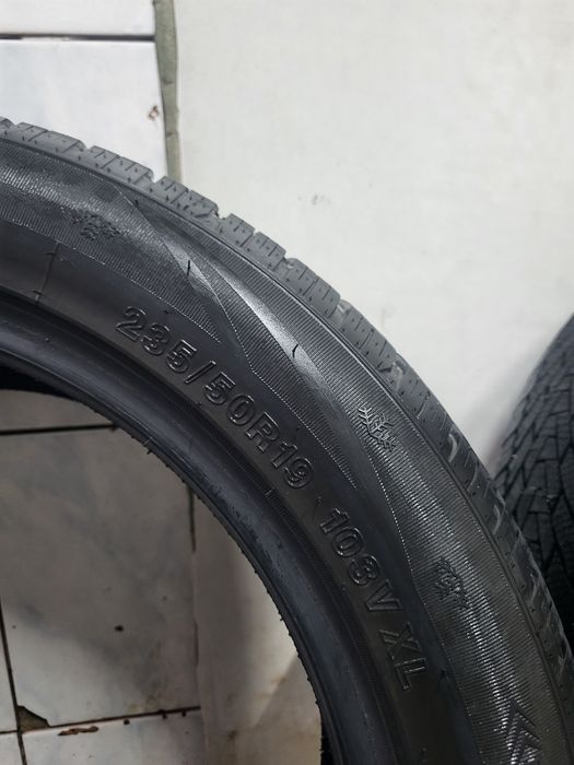 Продам резину зимнюю R19 235/50