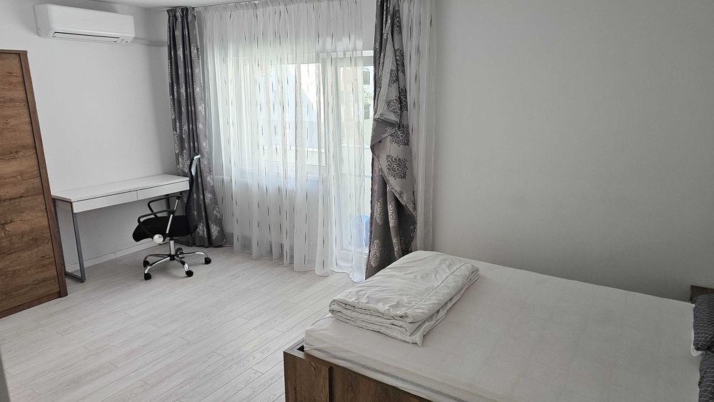 Inchiriez apartament cu 4 camere si 2 bai, situat pe strada Viilor, in cartierul Zorilor, intr-o zona foarte bine pozitionata a Clujului.