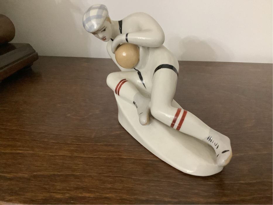 Статуэтка фарфоровая СССР