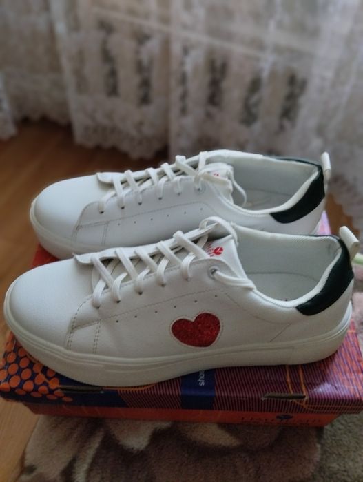 Крутые кеды для современной девушки