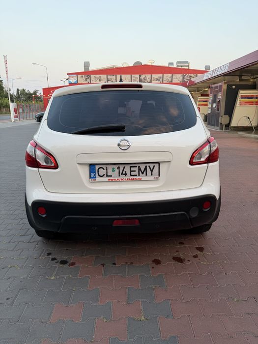 Vând Nissan Qashqai J10, an 2012, motorizare 1.6 benzină, 117 CP, mașină personală.