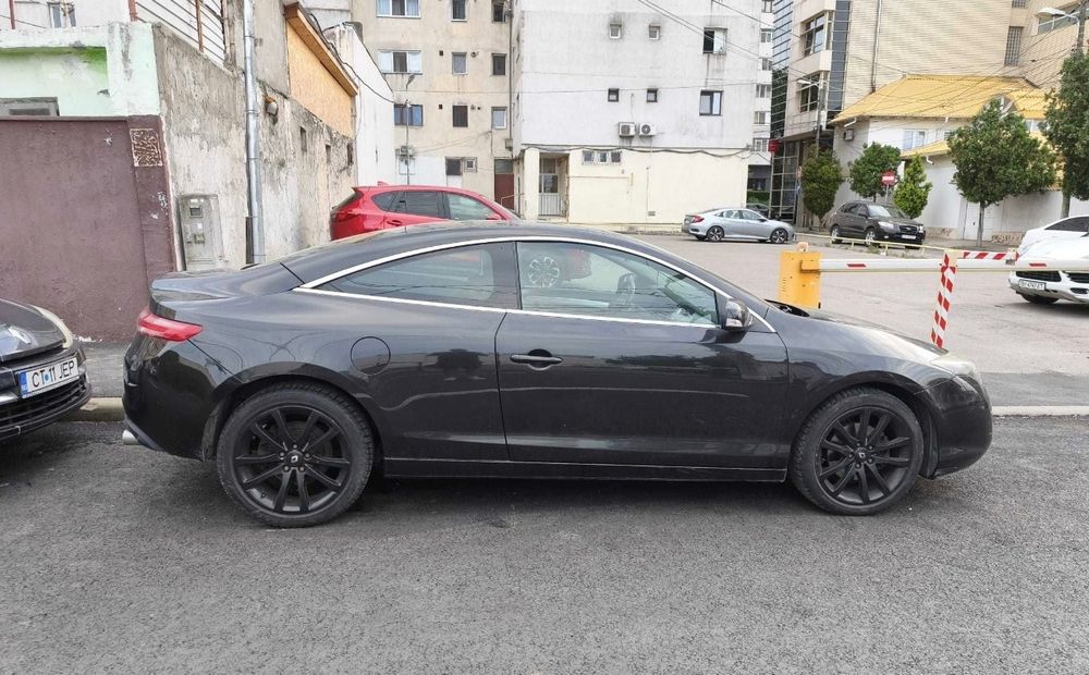 Renault Laguna 3 Coupe 2.0 dCi 150 CP Automată, Sistem Bose - Motor Defect