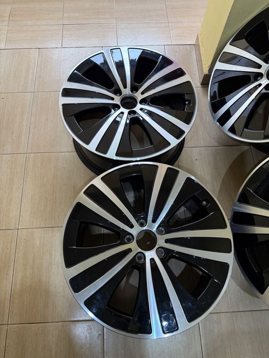 Original Mercedes EQS 19 cola