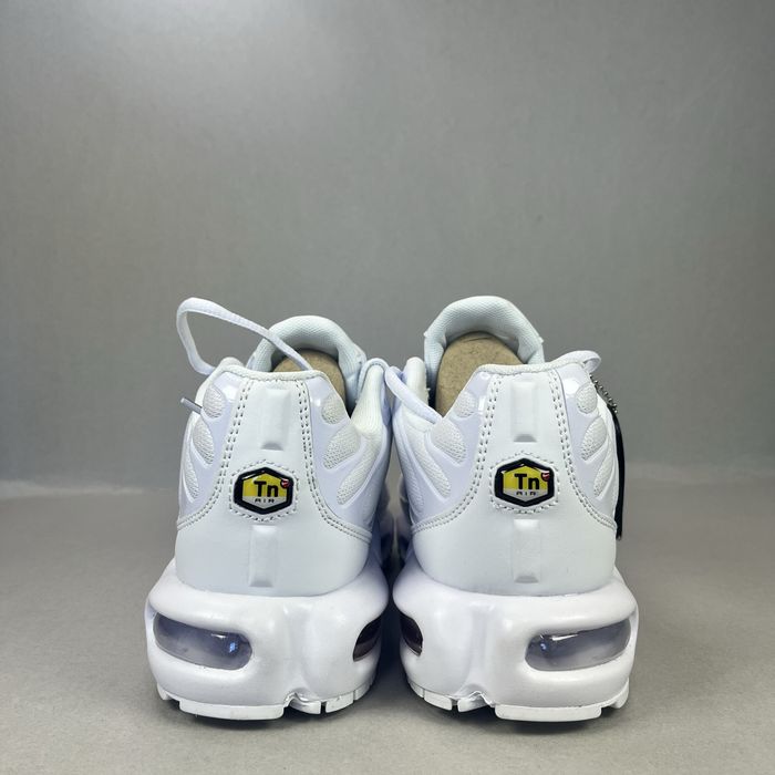 Nike Air Max Plus TN "Triple White"! НОВИ!