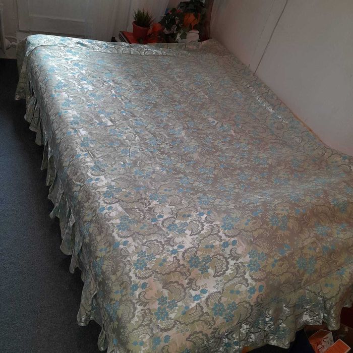 Blana ; cuvertura ; draperie