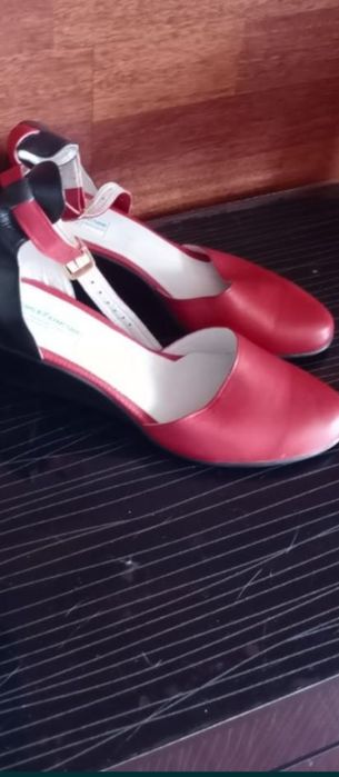 Туфельки женские.