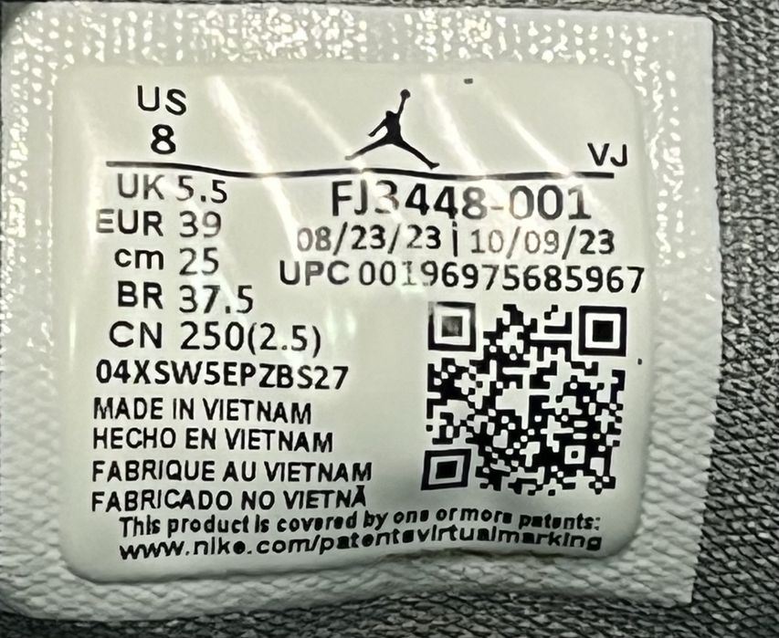 Air Jordan 1 Mid "Distressed Smoke Grey" marimea 39