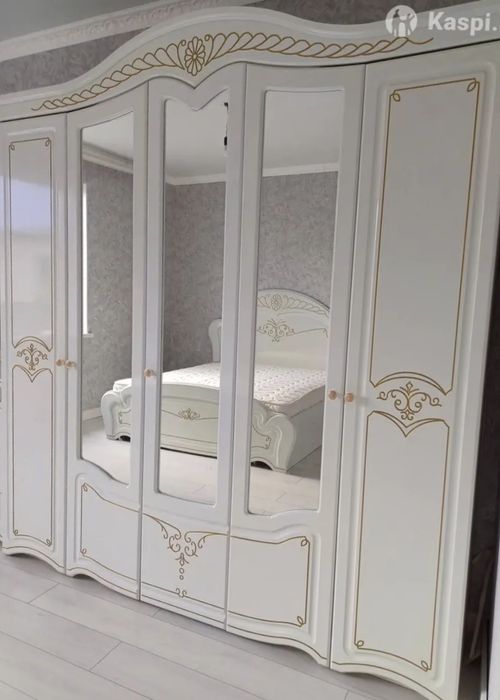 Продам спальный гарнитур